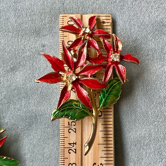 2 Vintage Poinsettia Holiday Brooch / Pins - Picture 9 of 9
